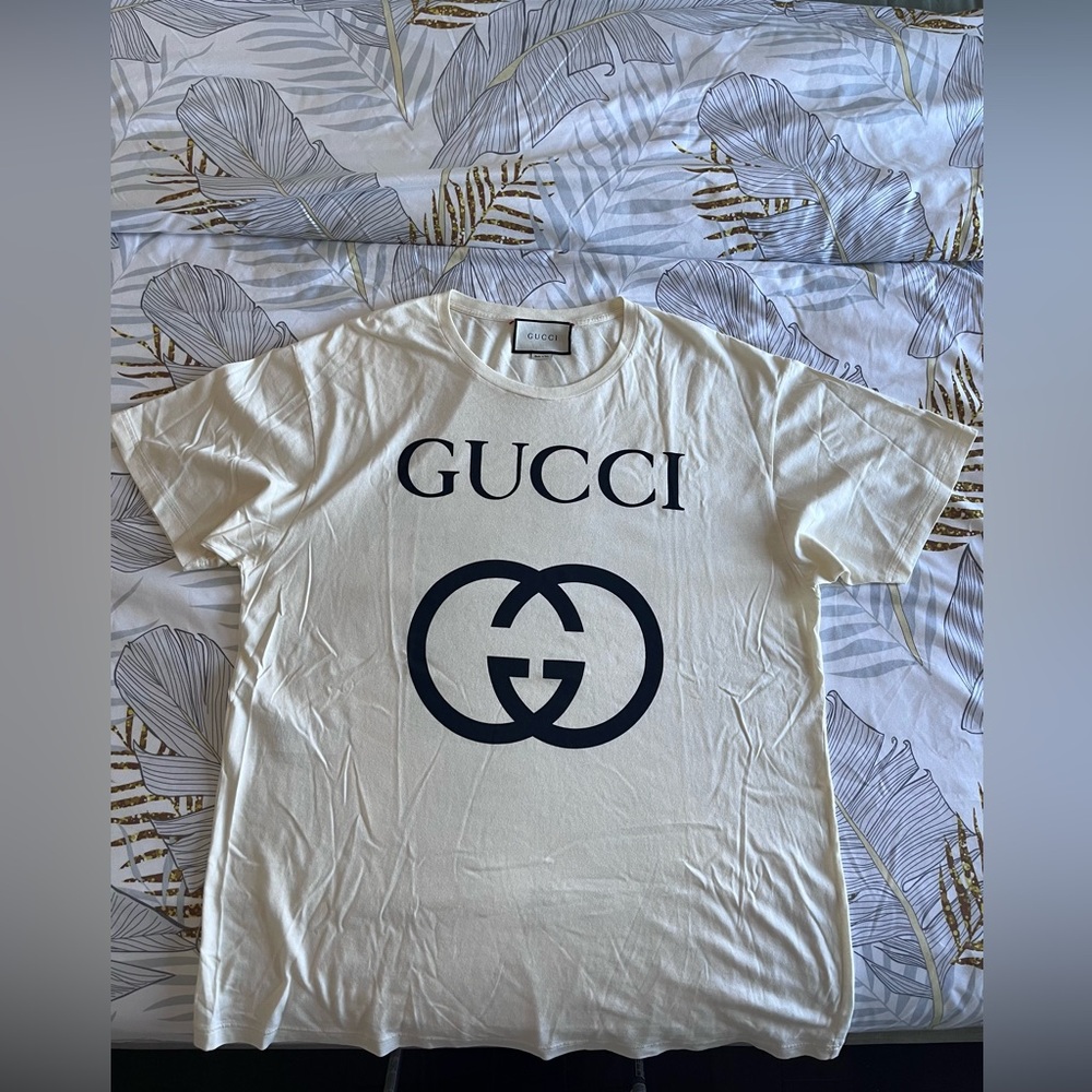 Pre loved GUCCI interlocking GG t shirt